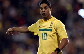 半岛电竞-欧联杯常规赛爆出冷门！罗马险胜曼城，争冠形势突变